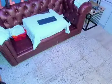 Sex Cam with kaira_mosse_ - Chaturbate