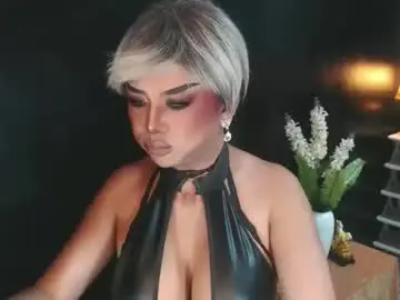 Free Live Porn with hugecockchristine - Chaturbate