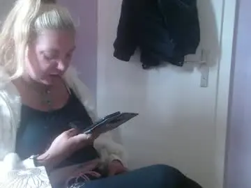 Adult Webcam with melli23 - Chaturbate