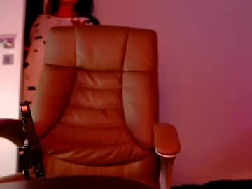 Live Sex Cam with niinarosee1 - Chaturbate