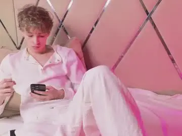 Free Porn Cam with curlytwinkboy - Chaturbate