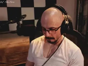 Live Porn with intellitease - Chaturbate