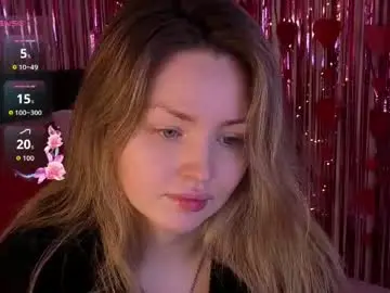 Sex Cam with lora_amber - Chaturbate