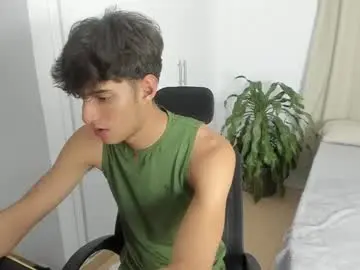 Live Porn with lucacosta19 - Chaturbate