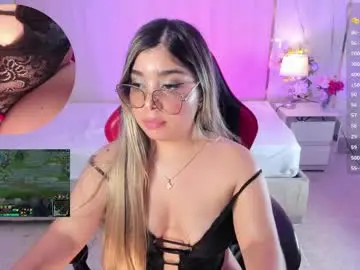 Sex Cam with emilyricci_ - Chaturbate