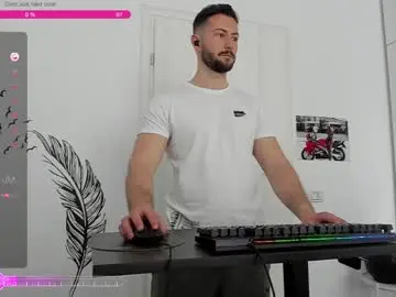 Watch Live Sex Cams with hard_chriss - Chaturbate