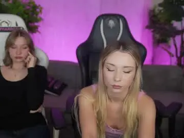 Live Sex Cam with kira0541 - Chaturbate