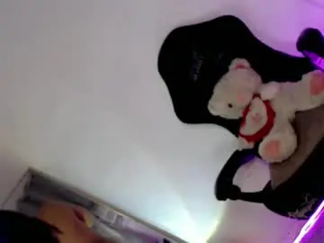 Live Sex Cam with papigoddesslover - Chaturbate