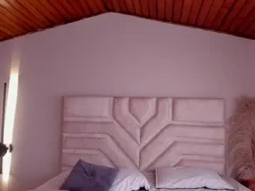 Sex Chat with ella__olmos - Chaturbate