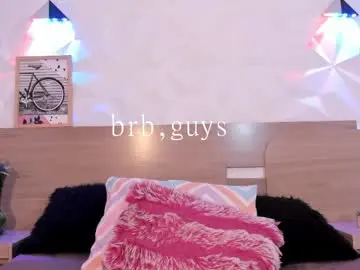 Adult Webcam with kitty_velve - Chaturbate