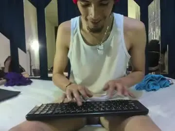 Nude Webcam with kikyoanddrey - Chaturbate