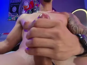 Live Sex Cam with camiloalvarezzz3 - Chaturbate