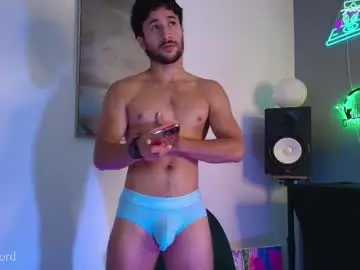Sex Cam with valentinoford - Chaturbate