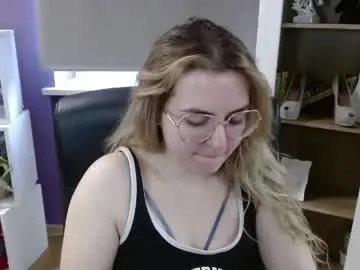 Live Sex with blackrosezoey - Chaturbate