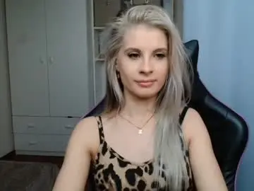 Live Porn with kristineamore - Chaturbate