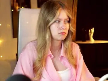 Live Porn with evemundie - Chaturbate
