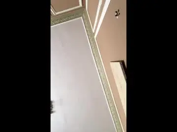 Live Porn with adrienfromparis - Chaturbate