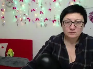 Sex Chat with emilyl0vee - Chaturbate