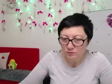 Sex Chat with emilyl0vee - Chaturbate