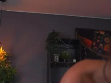 Watch Live Sex Cams with evelyn_evyy - Chaturbate