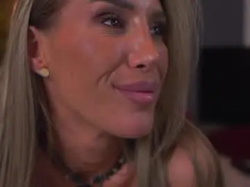 Adult Video Chat with evelyn_evyy - Chaturbate