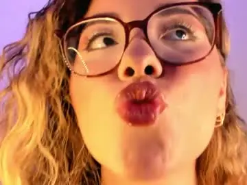 Live Sex Cam with amalia_bennet - Chaturbate