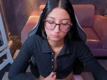 Nude Webcam with sophie_jones_b - Chaturbate