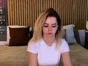 Nude Webcam with lilyrabbit - Chaturbate
