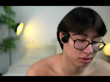 Free Live Porn with louis_zh - Chaturbate