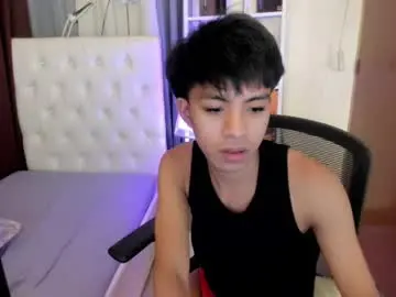 Live Sex with davincihugecock - Chaturbate