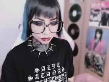 Live Sex Cam with nikkiramone - Chaturbate