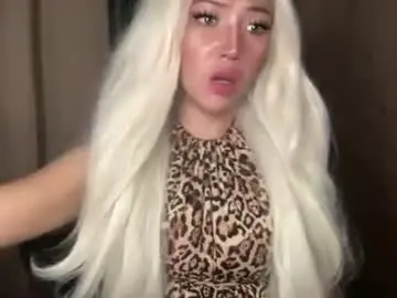 Sex Cam with oliviaxxmore69 - Chaturbate