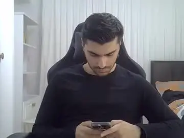 Live Sex Cam with fortiori8 - Chaturbate