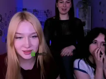 Adult Webcam with playful_sophie - Chaturbate