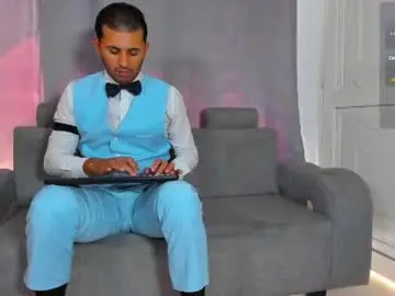 Nude Webcam with hiddenoffice - Chaturbate