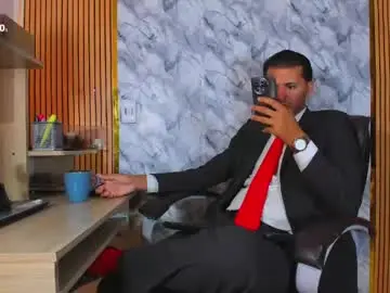 Free Porn Cam with hiddenoffice - Chaturbate