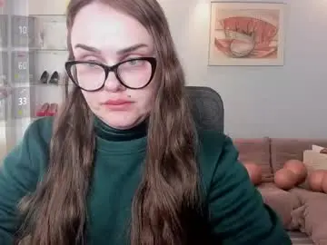 Live Porn with kamilagame - Chaturbate