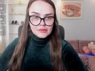 Live Porn with kamilagame - Chaturbate