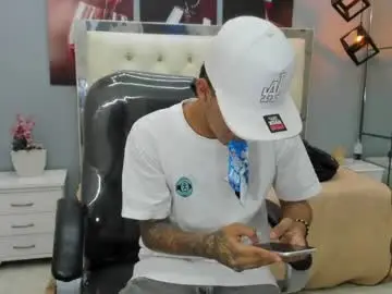 Free Live Porn with thiiago_collins - Chaturbate
