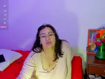 Adult Webcams with esmeralda_milf1 - Chaturbate