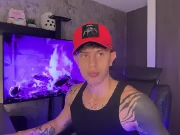 Nude Webcam with callmeniico - Chaturbate