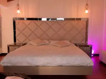 Adult Webcams with sarahrhodes_ - Chaturbate