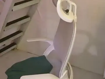 Adult Webcam with averageuncut1 - Chaturbate