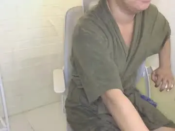 Live Sex Cam with averageuncut1 - Chaturbate