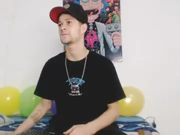 Live Sex Cam with dick_boy_18 - Chaturbate