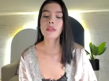 Live Sex Cam with niasalvatore - Chaturbate