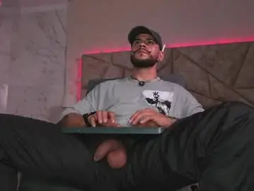 Live Sex Cam with dickgriffith - Chaturbate