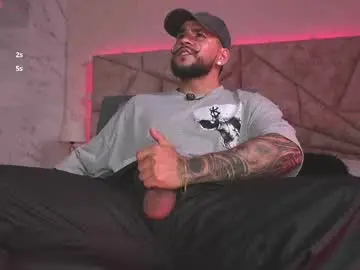 Live Sex with dickgriffith - Chaturbate