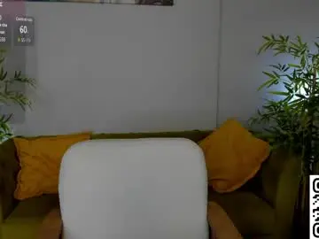 Nude Webcam with riddle_layla - Chaturbate