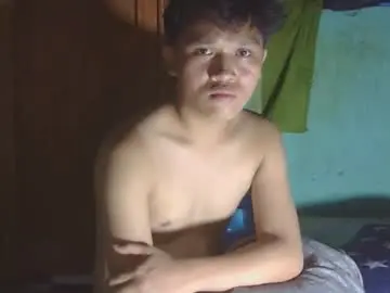 Nude Webcam with exotichugecock - Chaturbate